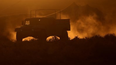 Израел бомбардира дома на лидера на "Хамас" в Газа