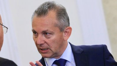 "ДБ" и "Изправи се! Мутри вън!": Отстраняването на шефа на ДАНС е оправдано