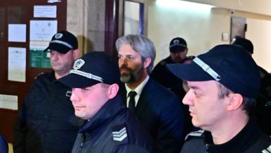 Гаранцията за Коцев е наполовина събрана с кампании на Филип Буков и Манол Пейков