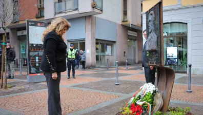 Йотова откри първия паметник на Васил Левски в Италия