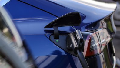 Tesla спря продажбите на базовата версия на Model 3