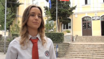 Повелителката на матурите в Пловдив и региона ще учи в Англия