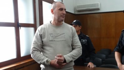 Осъден за двойно убийство полицай обяснява в 1000 страници ръкопис защо е невинен