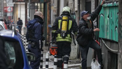 Пожари с материални щети в няколко сгради за денонощието