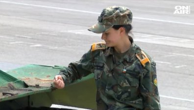 Млада жена загърби суетата и избра военната професия