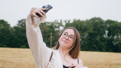 €300 хил. и затвор до 6 месеца: Строги мерки грозят инфлуенсърите във Франция