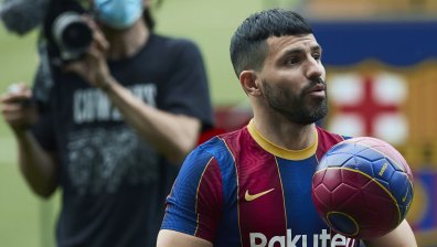 Агуеро обявява край на кариерата си в сряда