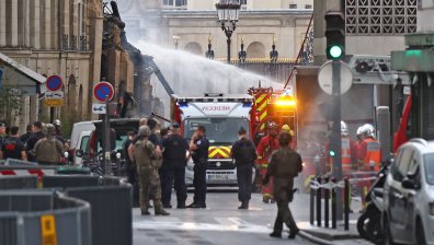 Двама са в неизвестност след взрива в центъра на Париж, ранени са 24 души