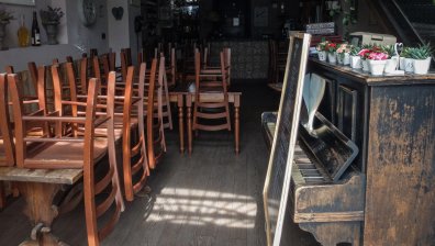 Южна Корея затвори над 2100 заведения само седмица след като отвориха