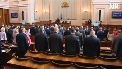 Марешки поиска оставката на Каракачанов заради авиобаза "Крумово"