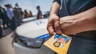 Агресивен шофьор захапа ръката на полицай в Димитровград