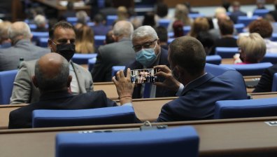 Дебатират промените в Закона за обществените поръчки