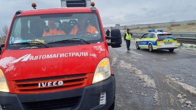 АМ "Тракия" отново е отворена за движение след часове блокада