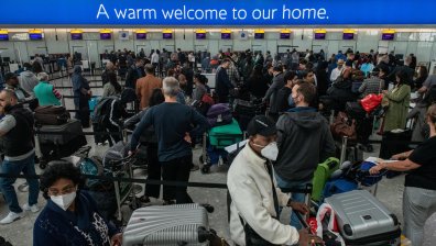 Ядосани пътници и задръстени летища заради отменени полети в цяла Европа