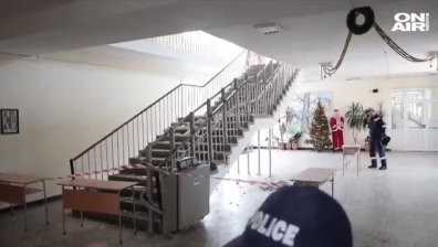 Стълбище се срути в училище в Кърджали