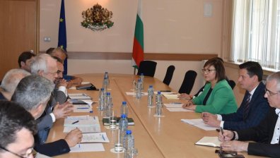 Нинова се срещна с работодателите, те поискаха възстановяване на разговорите с "Газпром"