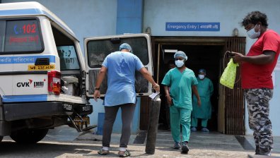 Индия отчете нов черен рекорд - над 400 000 новозаразени за 24 ч.