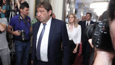 Служебният регионален министър обясни как по най-бързия начин ще потече газ към България