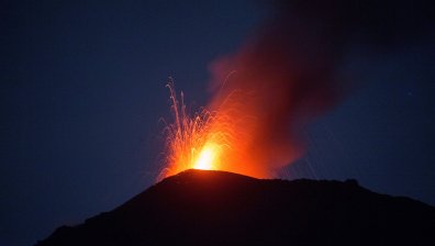 МВнР: Българите да не пътуват до Сицилия заради вулканите Етна и Стромболи