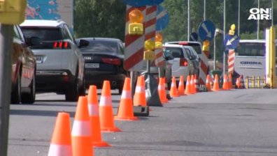 Тежък трафик на ГКПП "Кулата" заради ремонт от гръцка страна
