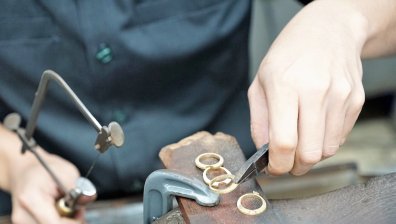 Енергийната криза свива производството на коли, возилата ще са с милион по-малко