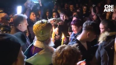 Под открито небе: Хората във Велико Търново посрещнаха Великден на хълма Царевец