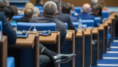 Отложиха за неопределено време либерализацията на пазара на ток за бита