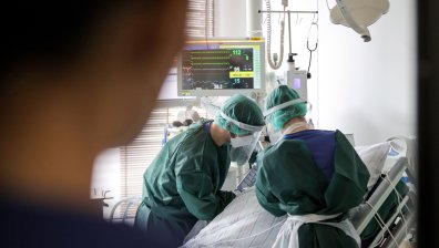 Медици в Германия бият тревога: Започва опустошителна трета вълна