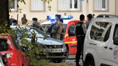 Заради любовна афера: Православен свещеник бе прострелян в Лион