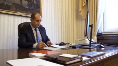 Стотици се наредиха на опашка пред президентството в Деня на отворените врати