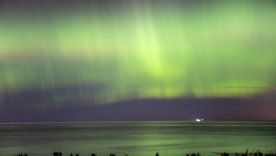 Северното сияние озари няколко държави, а поредна магнитна буря ни удря днес
