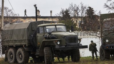 Руски военни нахлуха с камион в украинска ракетна база край Севастопол