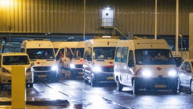 Омикрон плъзна по света, редица държави се затварят за Южна Африка