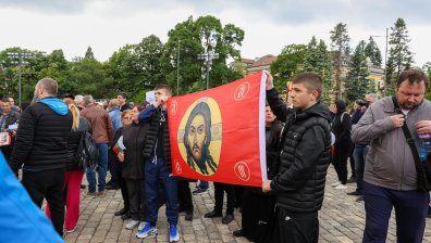 Религията в училище: Родители и ученици излязоха на шествие в подкрепа на предмета