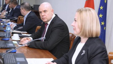 Йорданова: ВСС трябва да разгледа искането за отстраняване на главния прокурор