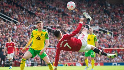 Феноменален Роналдо спаси "Юнайтед" с хеттрик срещу "Норич"