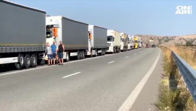 Километрична опашка на ГКПП "Кулата" заради повреда на оптичен кабел