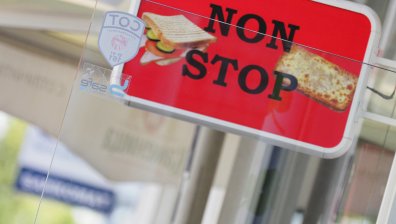 Задържаха за 72 часа обирджията, нахлул въоръжен в магазин в "Дружба"