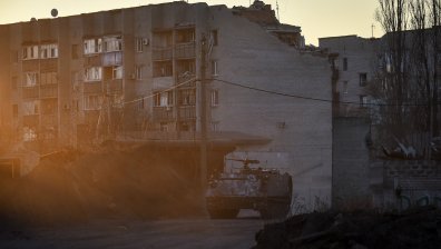 Ракета падна върху блок в Харков, има загинал и ранени