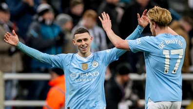 С хеттрик на Фоудън "Ман Сити" обърна "Брентфорд" и се залепи за "Ливърпул"