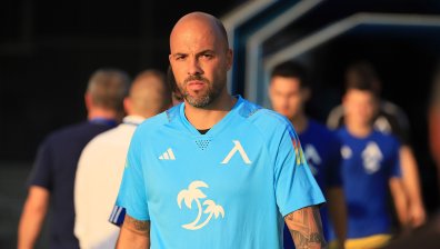 Без Ники Михайлов и Жереми Петрис на тренировката на "Левски" преди мача с "Апоел"