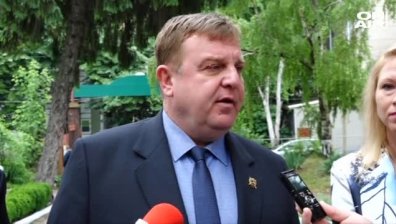 Каракачанов разпореди събаряне на всички незаконни постройки във Войводиново