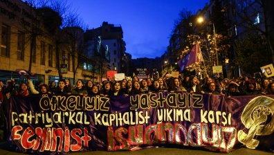 Туркини проведоха шествие в Истанбул, настояват за равноправие