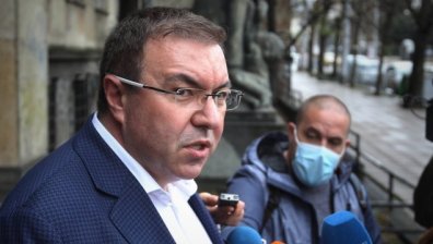 Край на мълчанието: Ангелов коментира скандалите, обвини Кацаров в некомпетентност