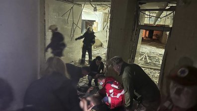 Поредна безсънна нощ в Киев - жертви и ранени деца при руска атака над столицата 