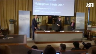 Трима учени взеха Нобеловата награда за физика