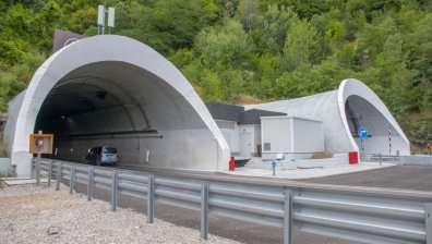 Пускат трафика през тунелите "Правешки ханове" и "Топли дол" на АМ "Хемус" (+СНИМКИ)