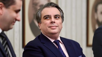 Асен Василев: Здравеопазването ни е политизирано и завладяно от лобита