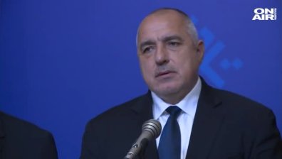 България няма да експулсира руски дипломати... засега