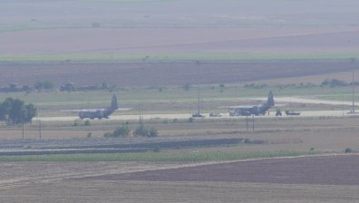Втори американски самолет пристигна в "Безмер" при засилени мерки за сигурност
